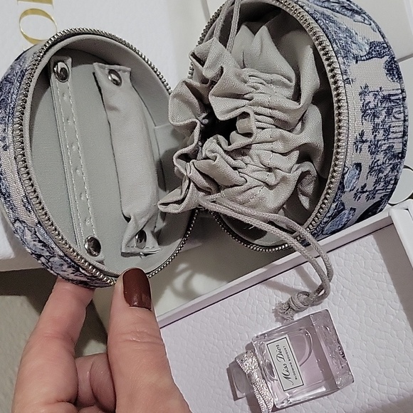 DIOR Around The World  Travel Jewelry Case Gift Set - Picture 3 of 3